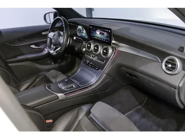 Mercedes-Benz GLC 300e 4MATIC 2021 Hybride Benzine 30