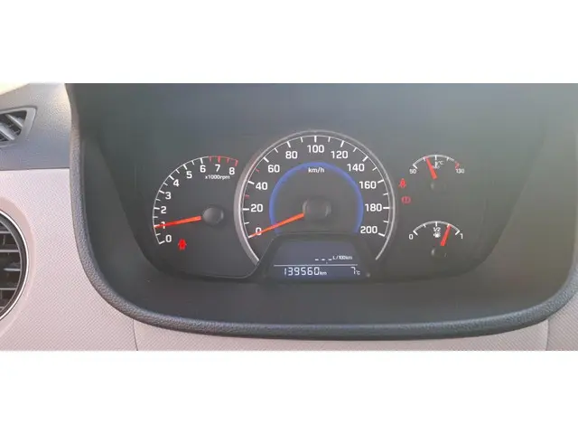 Hyundai i10 1.0i i-Motion 2014 Benzine 10