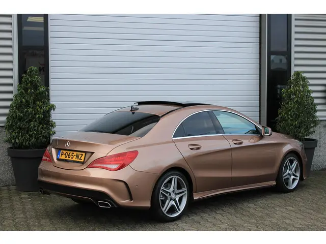 Mercedes-Benz CLA 200 AMG 2014 Benzine 5