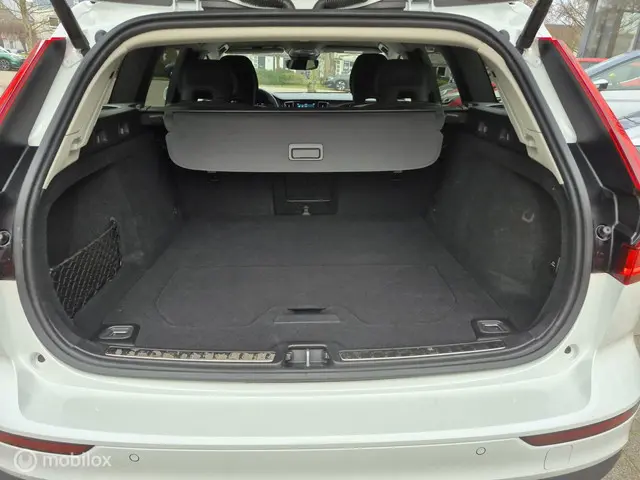 Volvo V60 2.0 B3 PLUS DARK 2023 Hybride Benzine 10