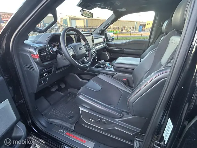 Ford F-150 USA 37 Performance package 2024 Benzine 11