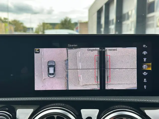 Mercedes-Benz CLA 250 4MATIC Premium Plus 2022 Benzine 38