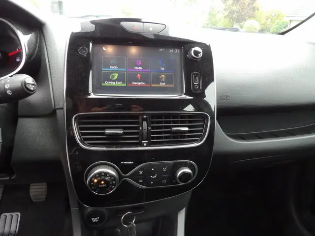 Renault Clio 0.9 TCe Intens / Rijklaarprijs 2016 Benzine 15