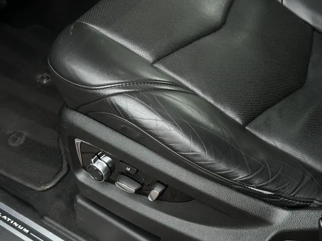 Cadillac Escalade 6.2 V8 Platinum 2018 Benzine 31