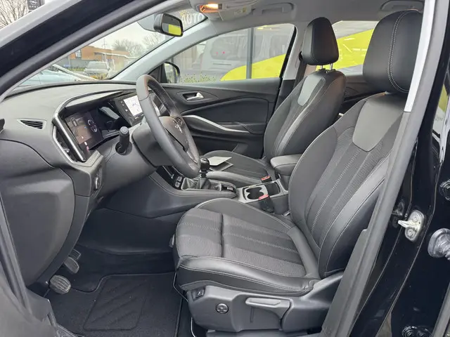Opel Grandland 1.2 Turbo GS 2024 Benzine 15