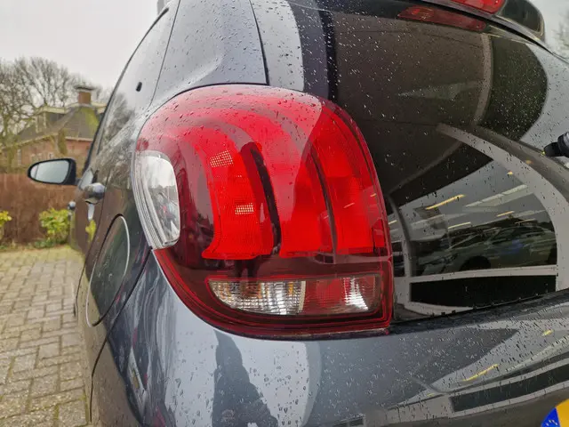 Peugeot 108 1.0 e-VTi Active 2021 Benzine 22