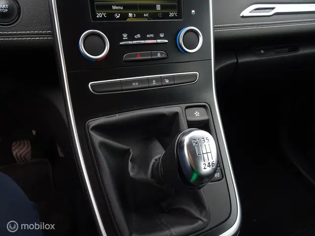 Renault Scénic TCe 130 Intens 2018 Benzine 36