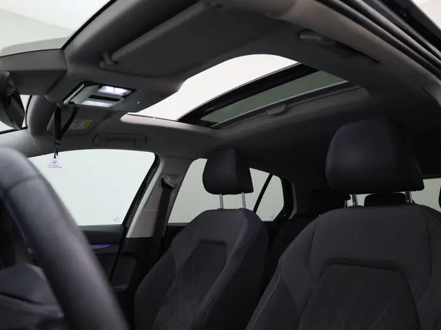 Volkswagen Golf 1.5eTSI/150PK Style DSG 2020 Benzine 16