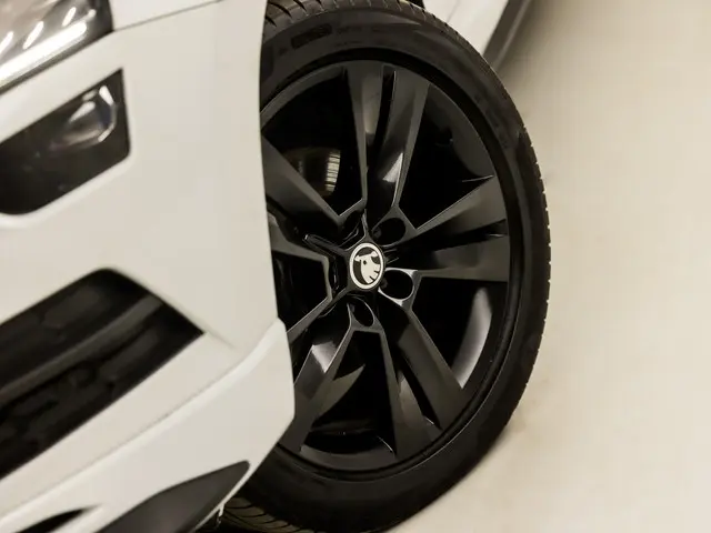 Škoda Karoq 1.5 TSI ACT Sportline 2021 Benzine 14