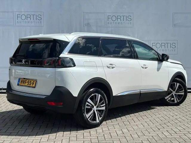Peugeot 5008 2