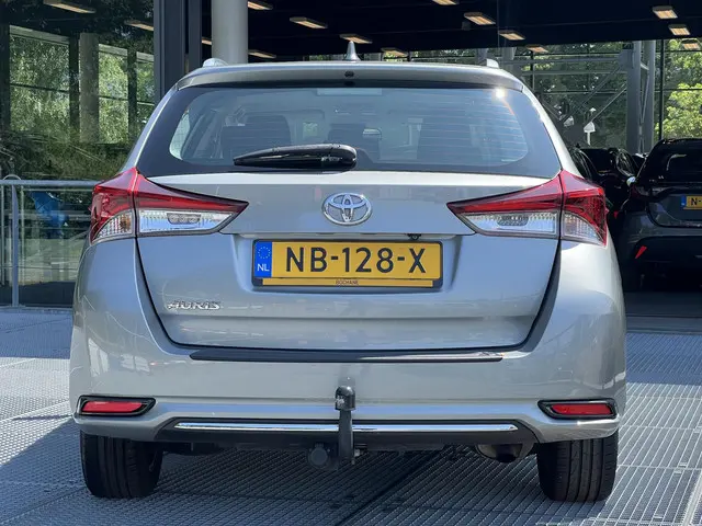 Toyota Auris Touring Sports 1.2T Aspiration 2017 Benzine 19