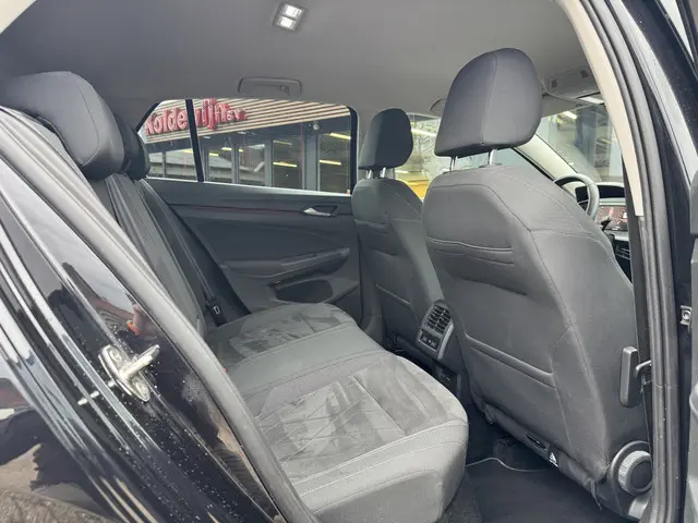 Volkswagen Golf 1.5 TSI 130pk Style 2020 Benzine 11