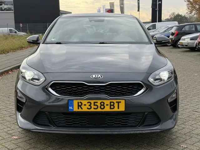 Kia Ceed 1.4 T-GDi DynamicPlusLine Automaat 2018 Benzine 3