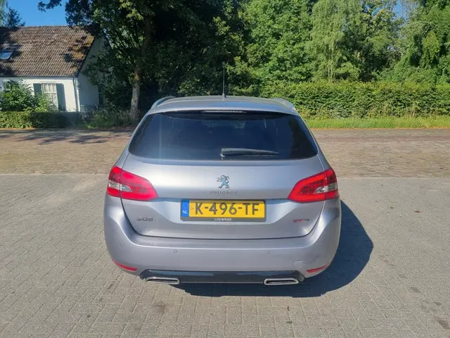 Peugeot 308 SW Puretech 130 GT Line Pano 2021 Benzine 4