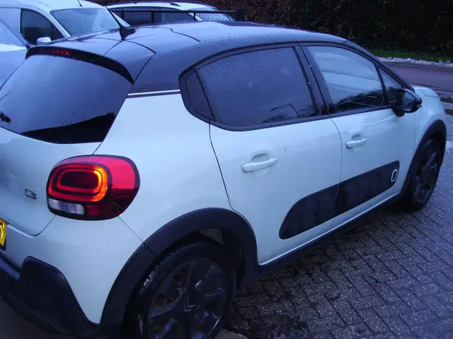 Citroën C3 1.2 PureTech S&S Shine 2017 Benzine 7