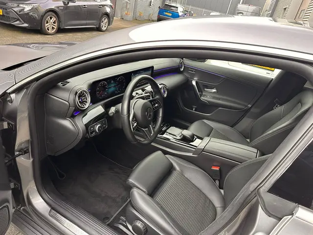 Mercedes-Benz CLA 180 Luxury Line 2022 Benzine 23