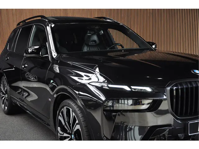 BMW X7 M60i xDrive 2022 Hybride Benzine 43