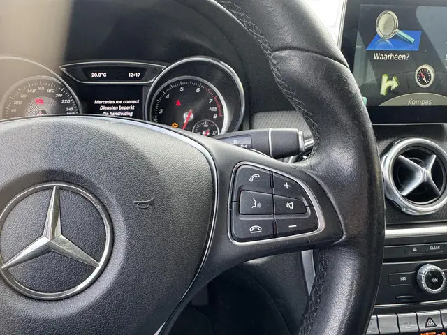 Mercedes-Benz GLA 180 Business Solution 2017 Benzine 17