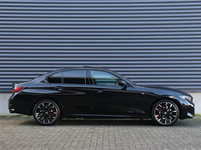 BMW 3 Serie 330e Sedan 2025 Hybride Benzine 5