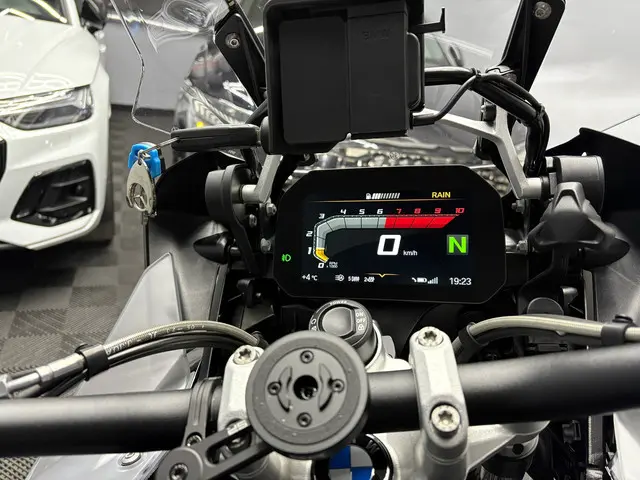 BMW R 1250 GS Adventure All-Road 2024 Benzine 8