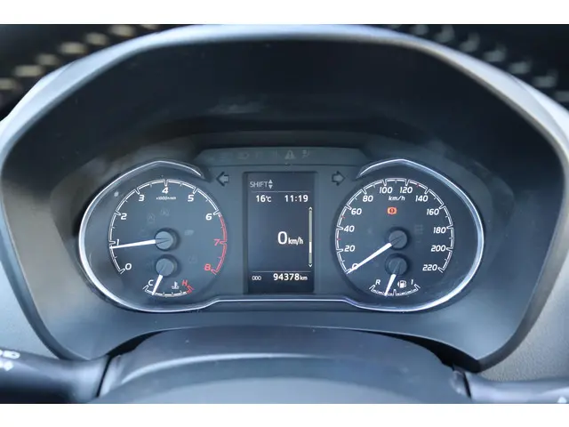 Toyota Yaris 1.0 VVT-i Aspiration, Trekhaak 2017 Benzine 23