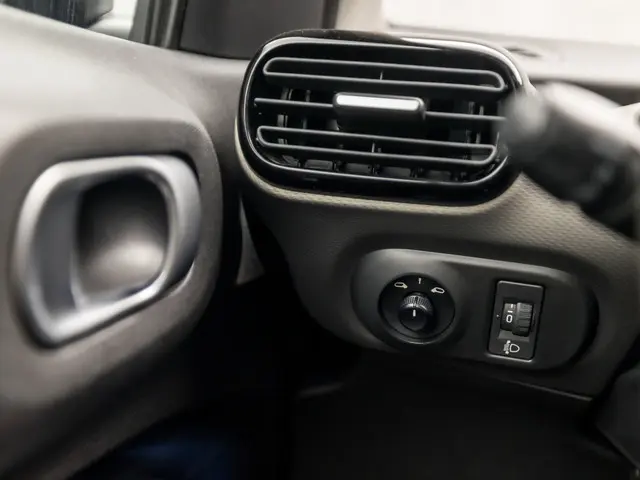Citroën C4 Cactus 1.2 e-VTi Feel Sport 2015 Benzine 21
