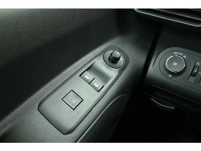 Opel Combo 1.5 BlueHDi 100 S&S L1 2024 Diesel 16