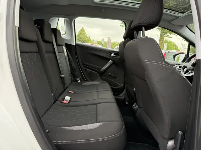 Peugeot 2008 1.2 PureTech Blue Lion 2017 Benzine 8
