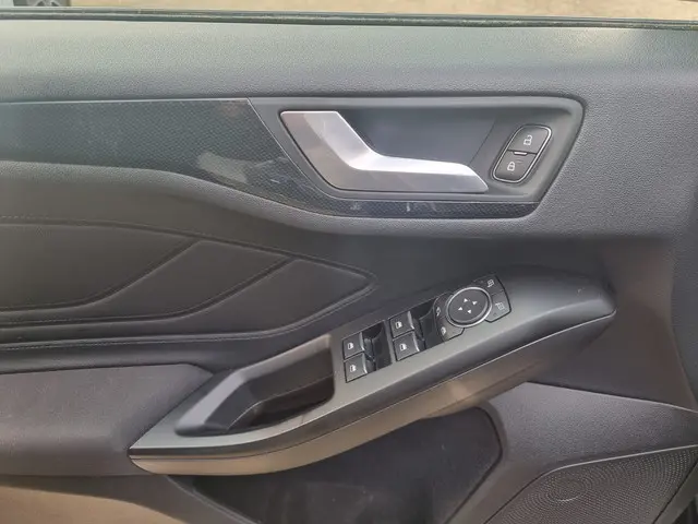Ford Focus 1.0 EcoBoost ST Line Business 2019 Benzine 23