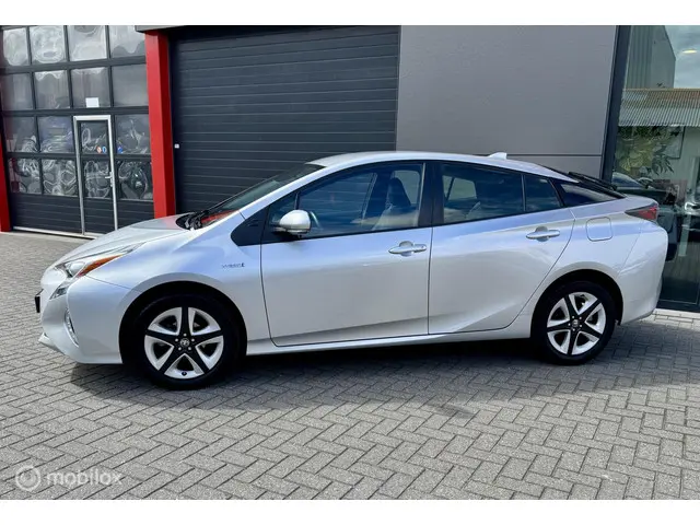 Toyota Prius 1.8 Dynamic 2017 Hybride Benzine 5