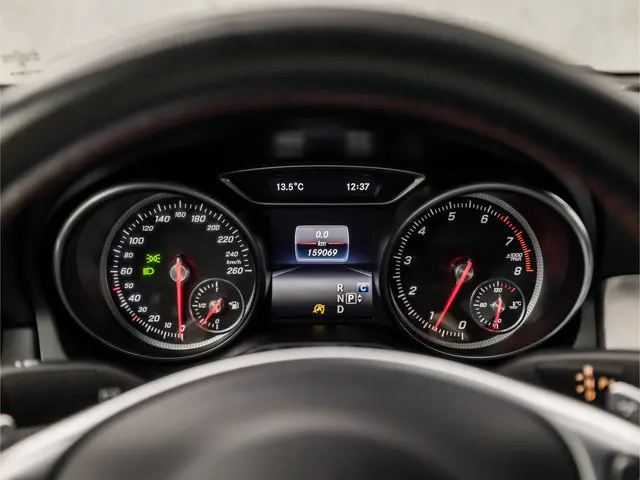 Mercedes-Benz CLA 180 AMG Sport 2017 Benzine 21