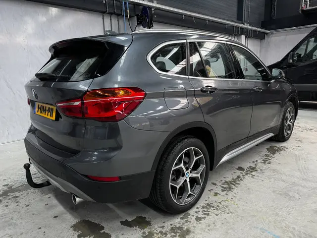 BMW X1 XDrive20i Executive *Export only* 2018 Benzine 25