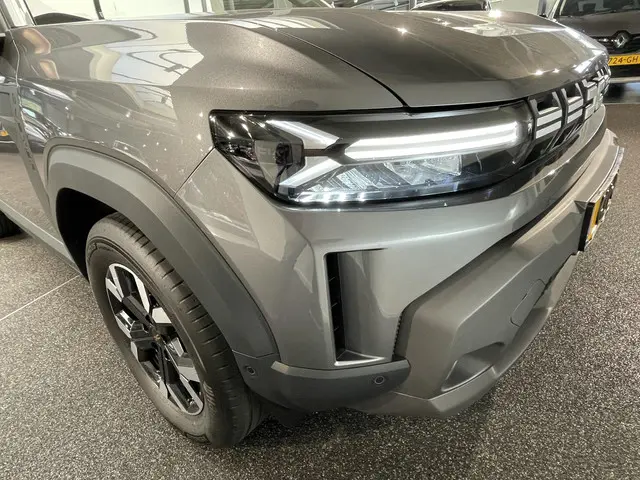 Dacia Duster 1.6 Hybrid 140 Extreme 2024 Hybride Benzine 16