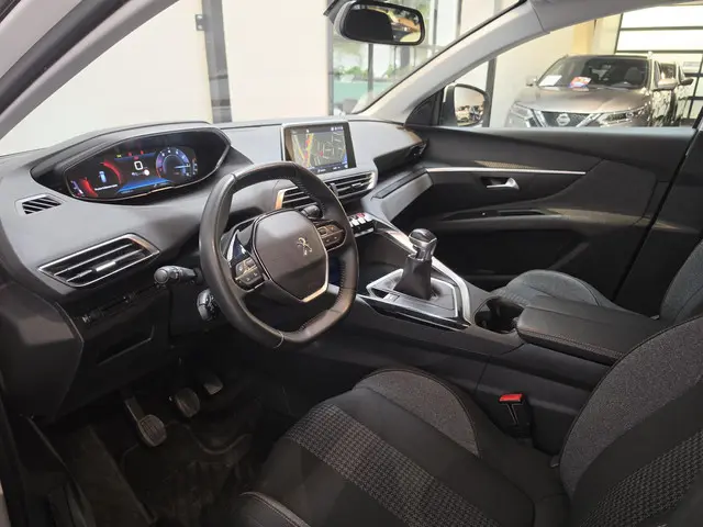 Peugeot 5008 1.2 PureTech Active 2020 Benzine 11