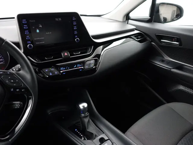 Toyota C-HR 1.8 Hybrid Active Aut- 2023 Hybride Benzine 8
