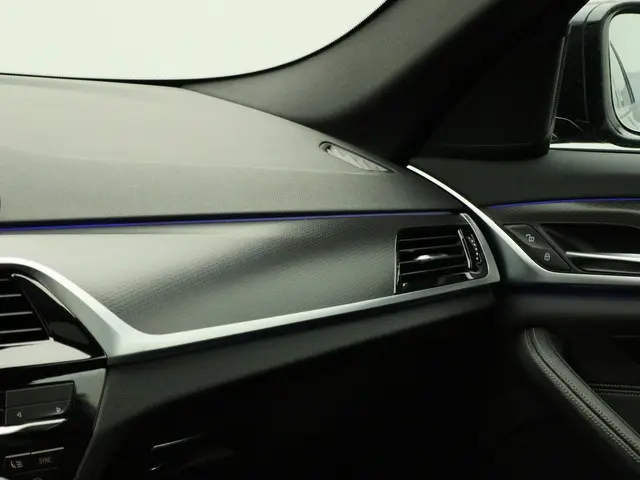BMW 5 Serie Touring 530i 2020 Benzine 42