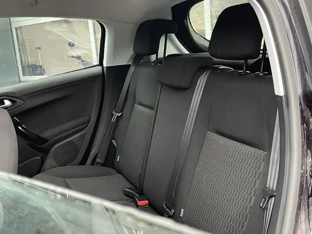 Peugeot 208 1.2 PureTech Blue Lion 2016 Benzine 11