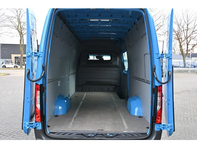 Mercedes-Benz Sprinter 319 CDI L3H2 2022 Diesel 14