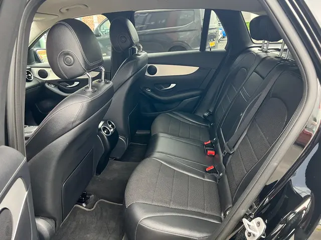 Mercedes-Benz GLC 300e 4MATIC 2021 Hybride Benzine 14