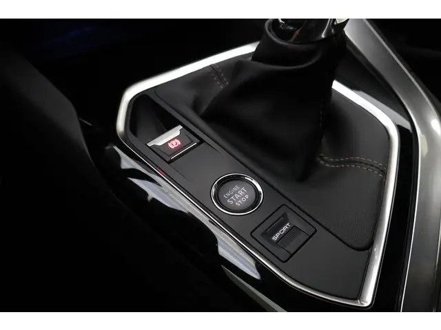 Peugeot 3008 1.2 PureTech GT 2021 Benzine 27