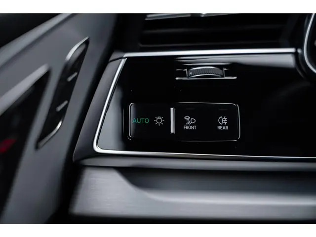 Audi Q8 55 TFSI-E quattro 2023 Hybride Benzine 33