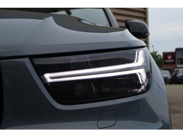 Volvo XC40 T5 Recharge R-Design 2020 Hybride Benzine 4