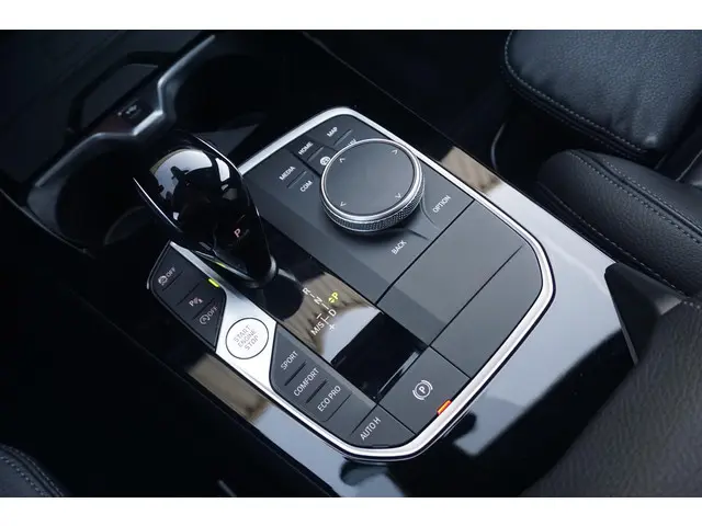 BMW 1 Serie 118i 2024 Benzine 16