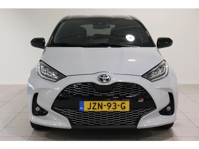 Toyota Yaris 1.5 Hybrid GR Sport, 2023 Hybride Benzine 23