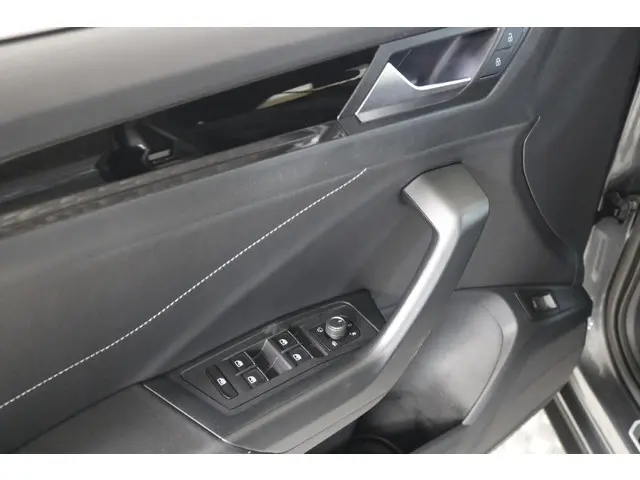 Volkswagen T-Roc 1.5 TSI R-Line Business+ 2022 Benzine 16