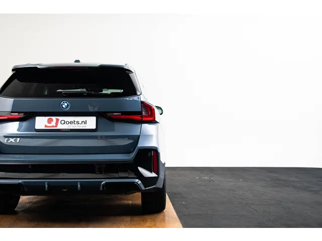 BMW iX1 xDrive30 Launch Edition 67 kWh 2023 Elektrisch 31