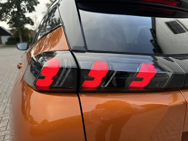 Peugeot 2008 1.2 Turbo 130 PK GT 2022 Benzine 49