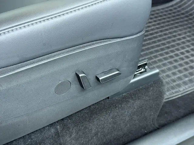 Tesla Model Y RWD 58 kWh 2023 Elektrisch 40