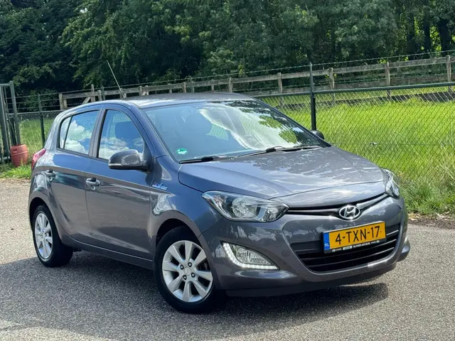 Hyundai i20 1.2i i-Deal /Trekhaak/Airco/ 2015 Benzine