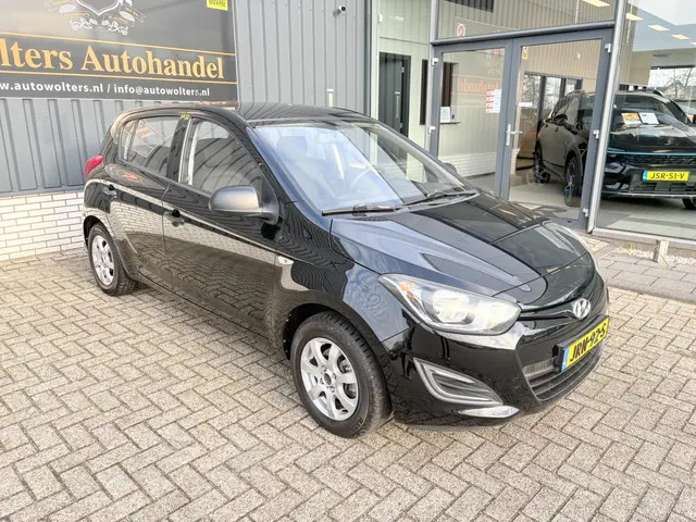 Hyundai i20 1.2i Business Edition *AC 2014 Benzine 4